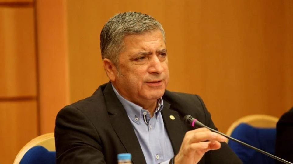 Πατούλης: Να ζητήσει συγγνώμη ή να παραιτηθεί η Δούρου